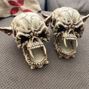Summit collection vampire skulls